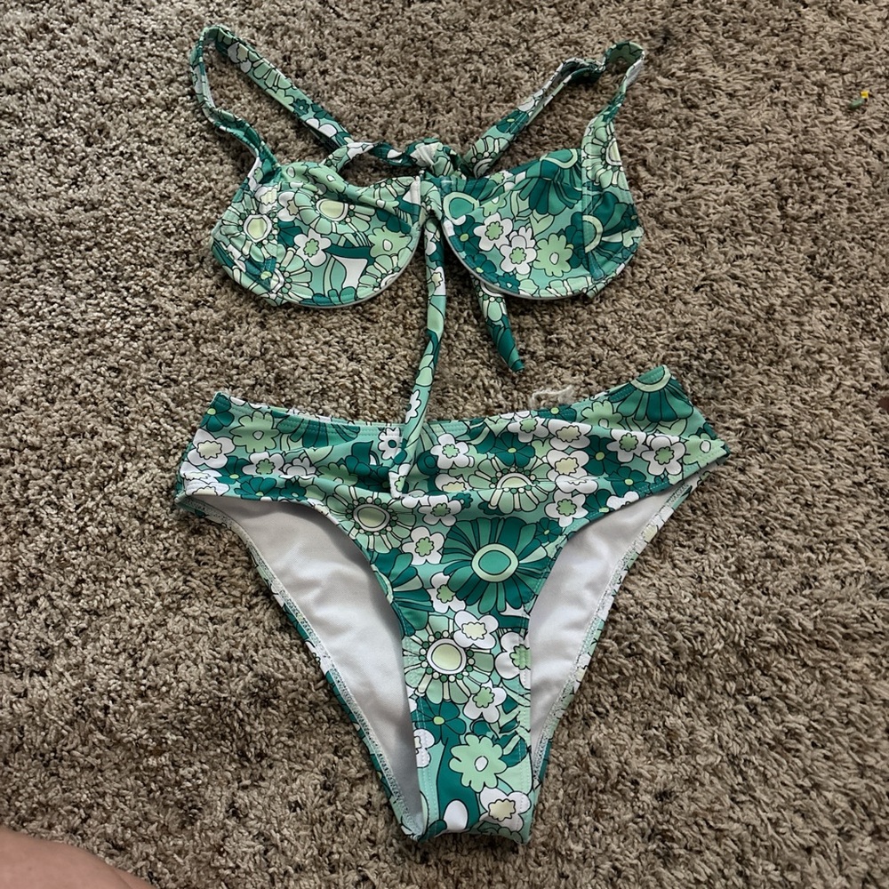 Floral Green bikini!!